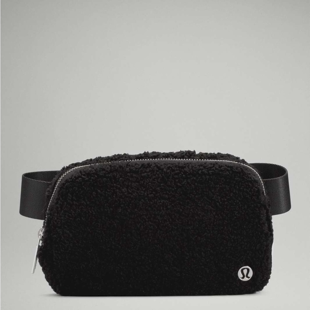 Lululemon Everywhere Fleece Belt Bag in Black and Silver - NWOT